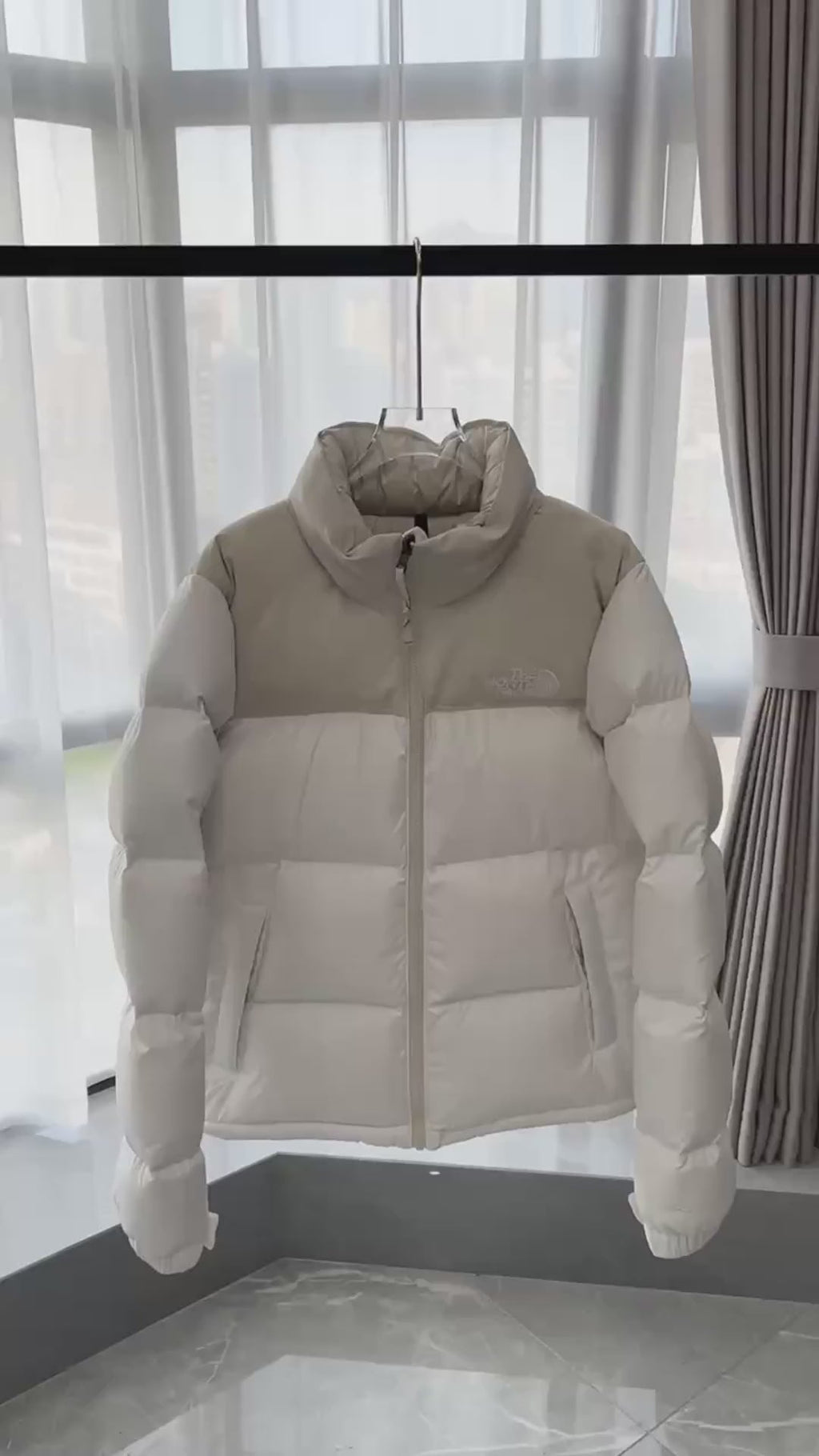 The North Face Stand-Collar Cropped Puffer Jacket in Cream