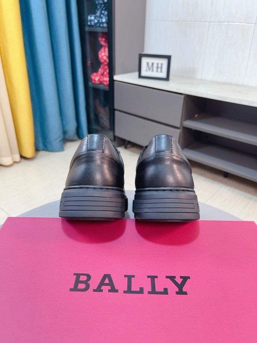 Bally Black Stripe Low-Top Sneakers
