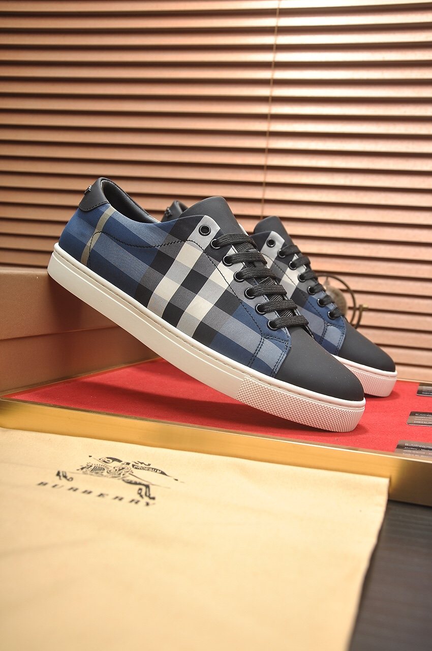 Burberry Check Panel Low-Top Sneakers - Check-Pattern Panel Details