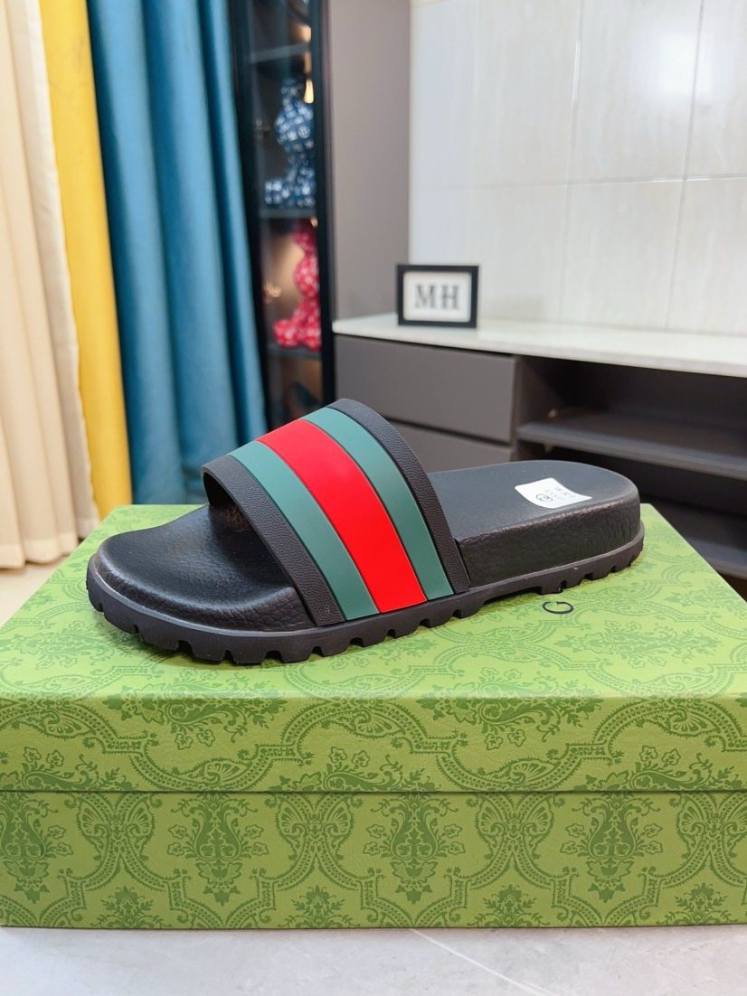 Gucci Men's Green and Red Stripe Slide Sandals